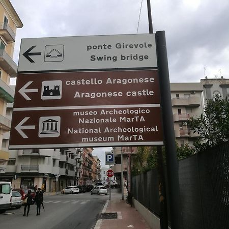 Settimo Sole Affitta Camere Таранто Екстер'єр фото
